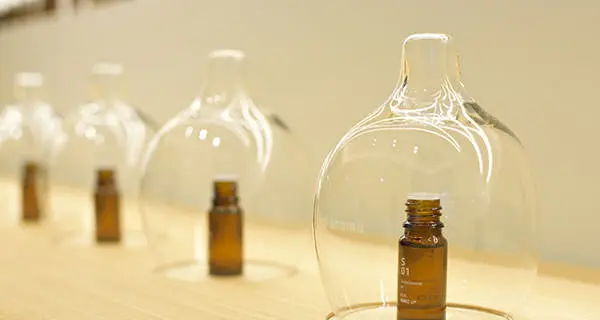 目に見えない香り＝アロマで空間をデザインする