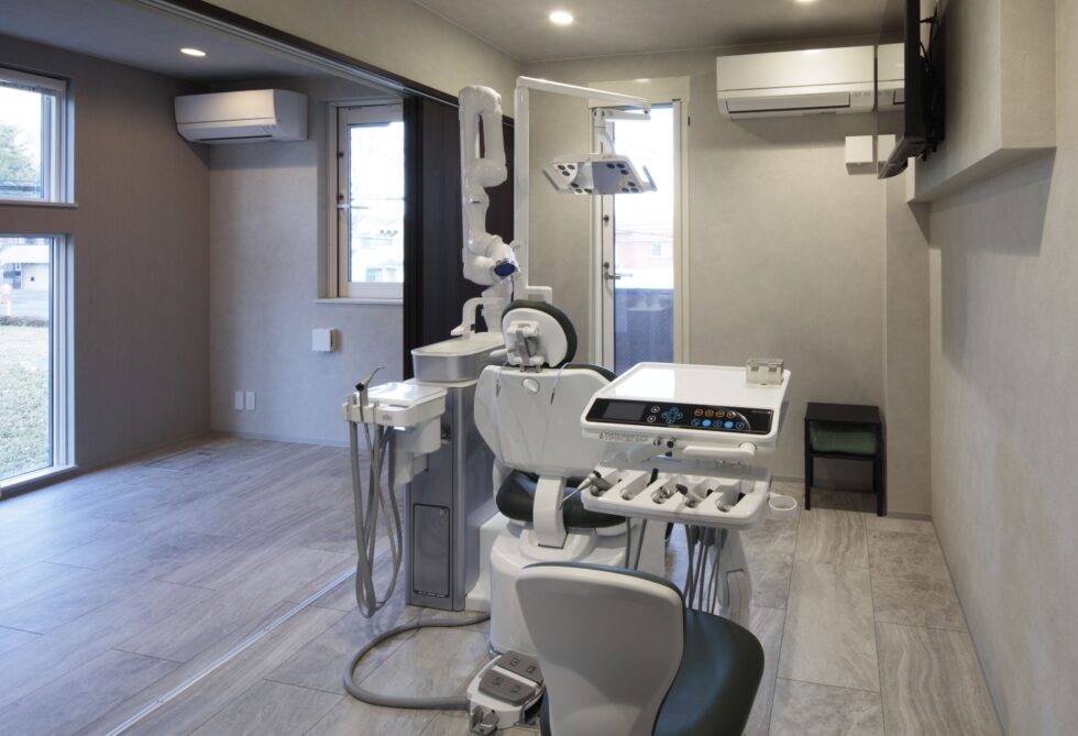 窮屈さを感じない工夫が詰まった診療室