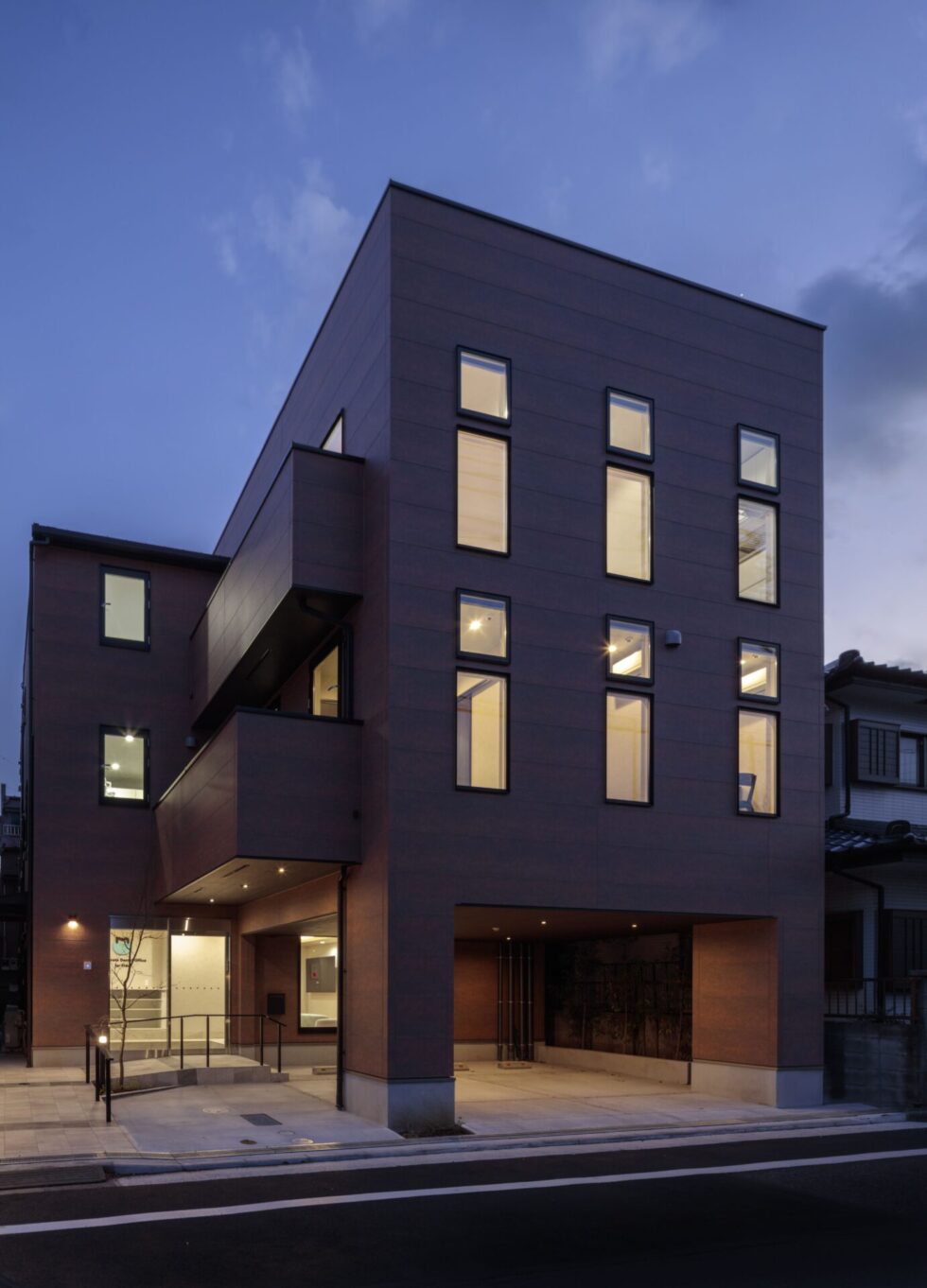 外壁にこだわった、ホテルライクなモダンで高級感のあるデザイン