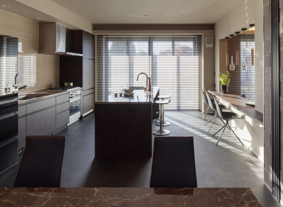 コミュニケーションが広がる工夫が凝らされた、アイランド型キッチン