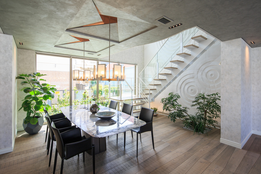 新宿ホームギャラリーの階段