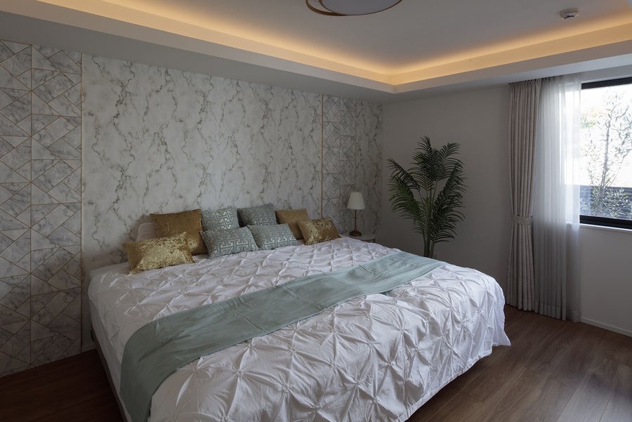 間接照明のあるおしゃれな寝室