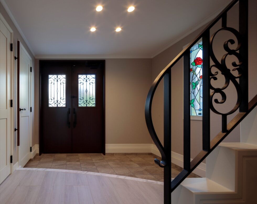 重厚で美しい玄関