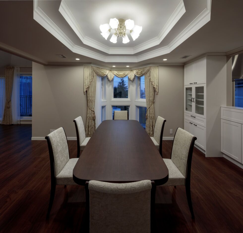 どこまでも贅沢な雰囲気のダイニング